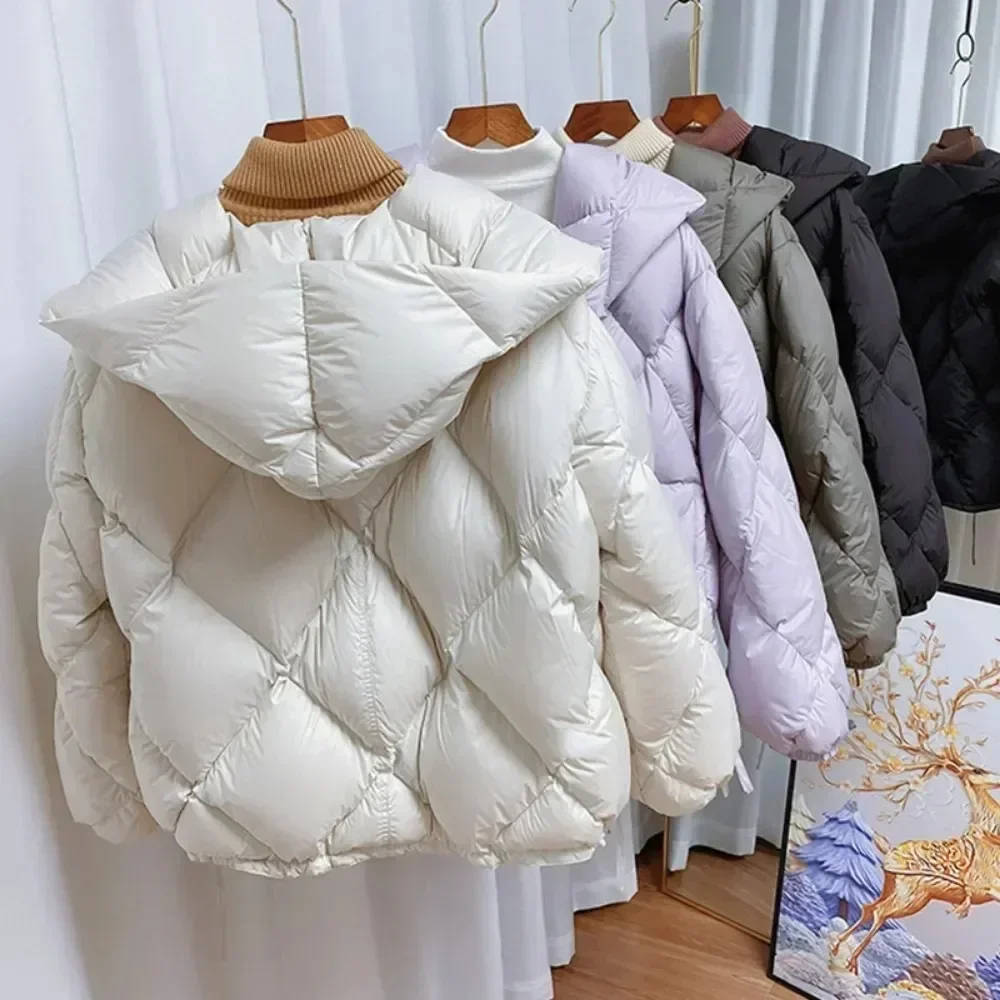 Chaqueta corta gruesa de invierno para mujer, abrigo holgado tipo capullo con diamantes, abrigo acolchado con capucha, plumón de pato blanco, prendas de vestir exteriores, 2025