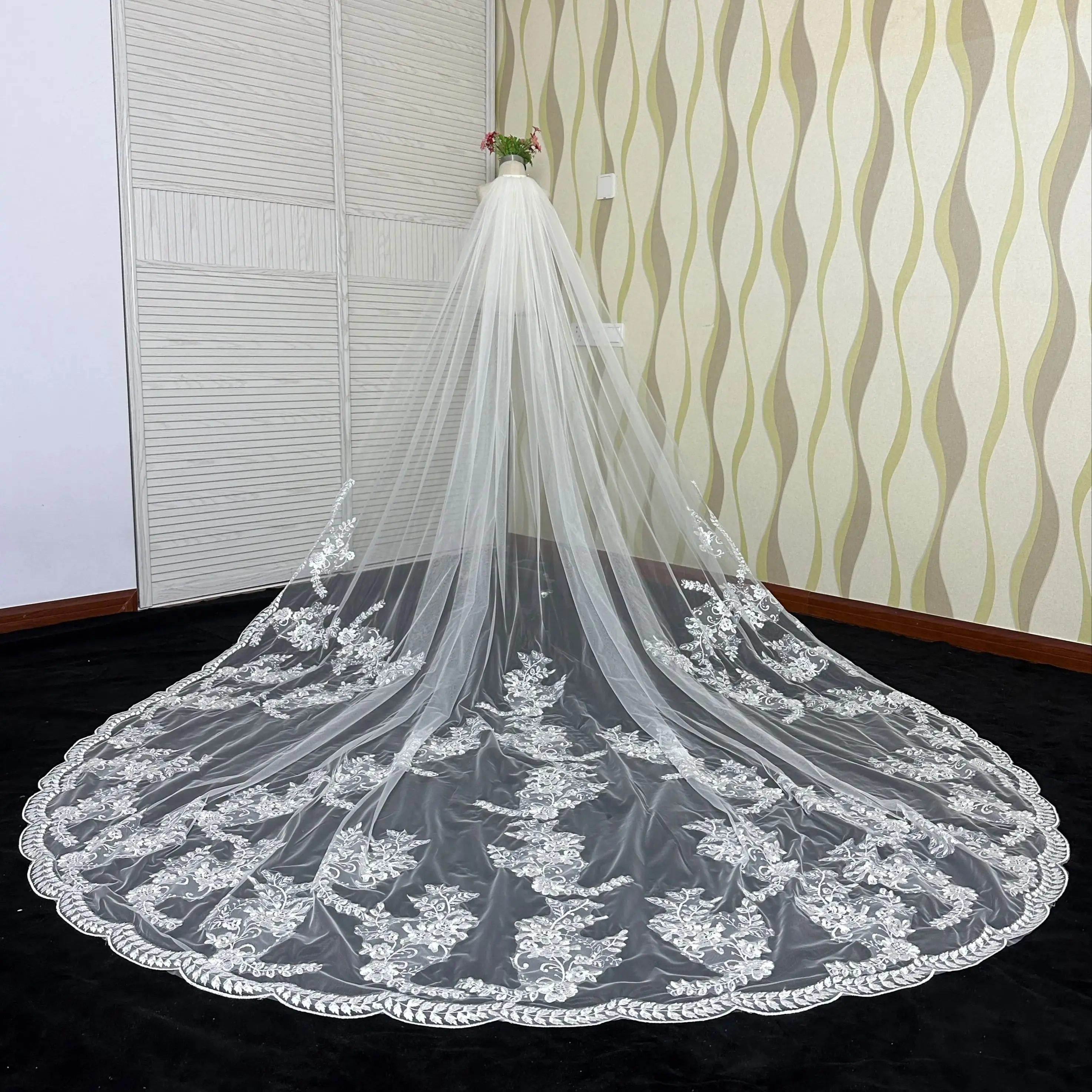 Customized Real Photos Long Lace Appliques Wedding Veil White Ivory Cathedral 1 Layer Bridal Veil 3.5 Meters Bride Veil