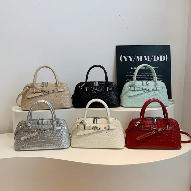 

Classic Parisian Designer Crossbody Diaper Bag Women Luxury Leather Tote Large Capacity Elegant Shoulder Bag For French Style