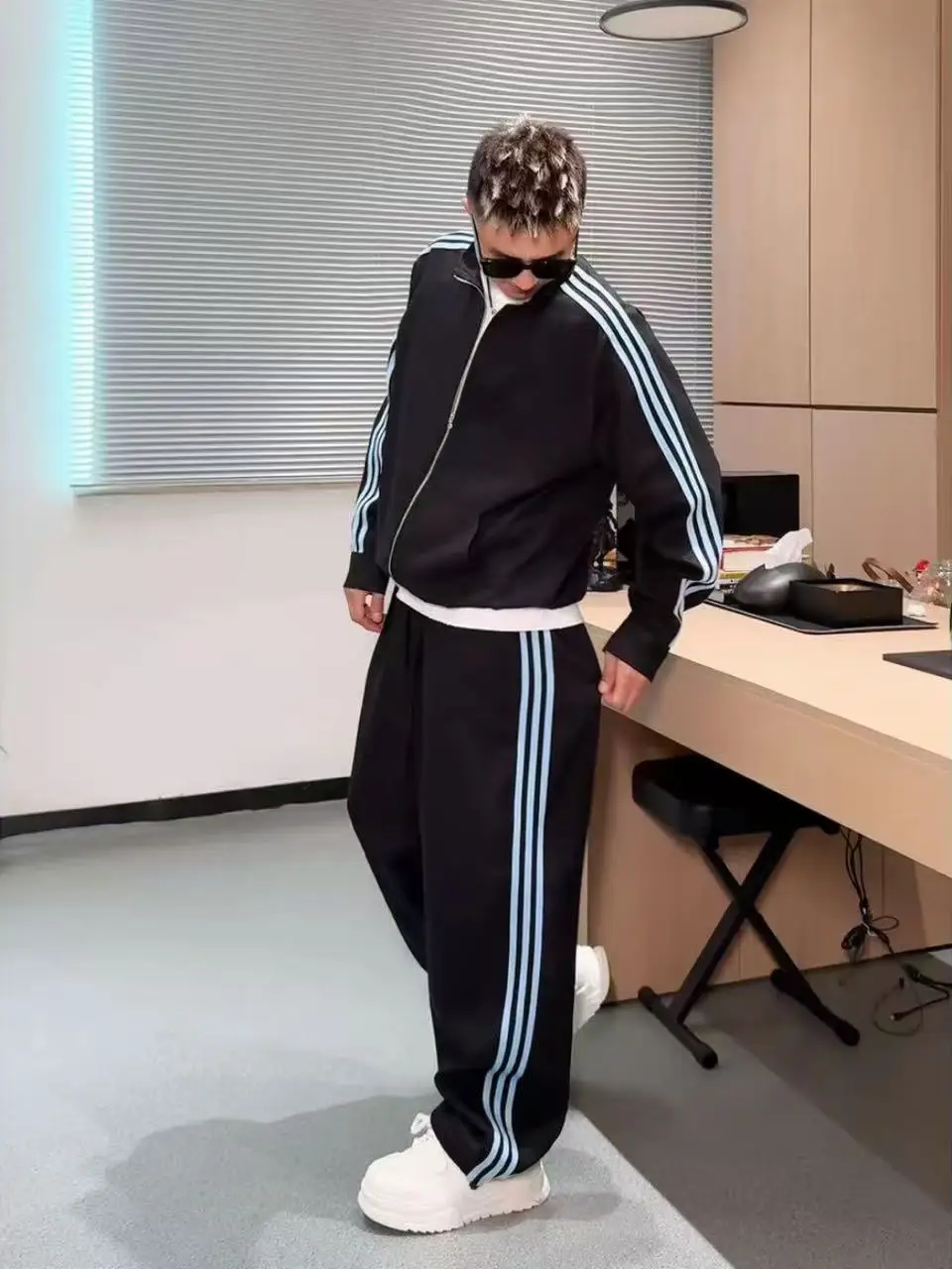 lightweight-cool-feeling-sun-protection-set-sport-strap-jacket-wide-leg-pants-unisex-two-piece-set-summer-casual-sport-suit