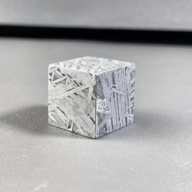 1Pcs Rare Altay Meteorite Natural Asteroid Cube Specimen 2X2cm Home Stone Artifacts Decorations Alerai Asteroid Cutting Sample