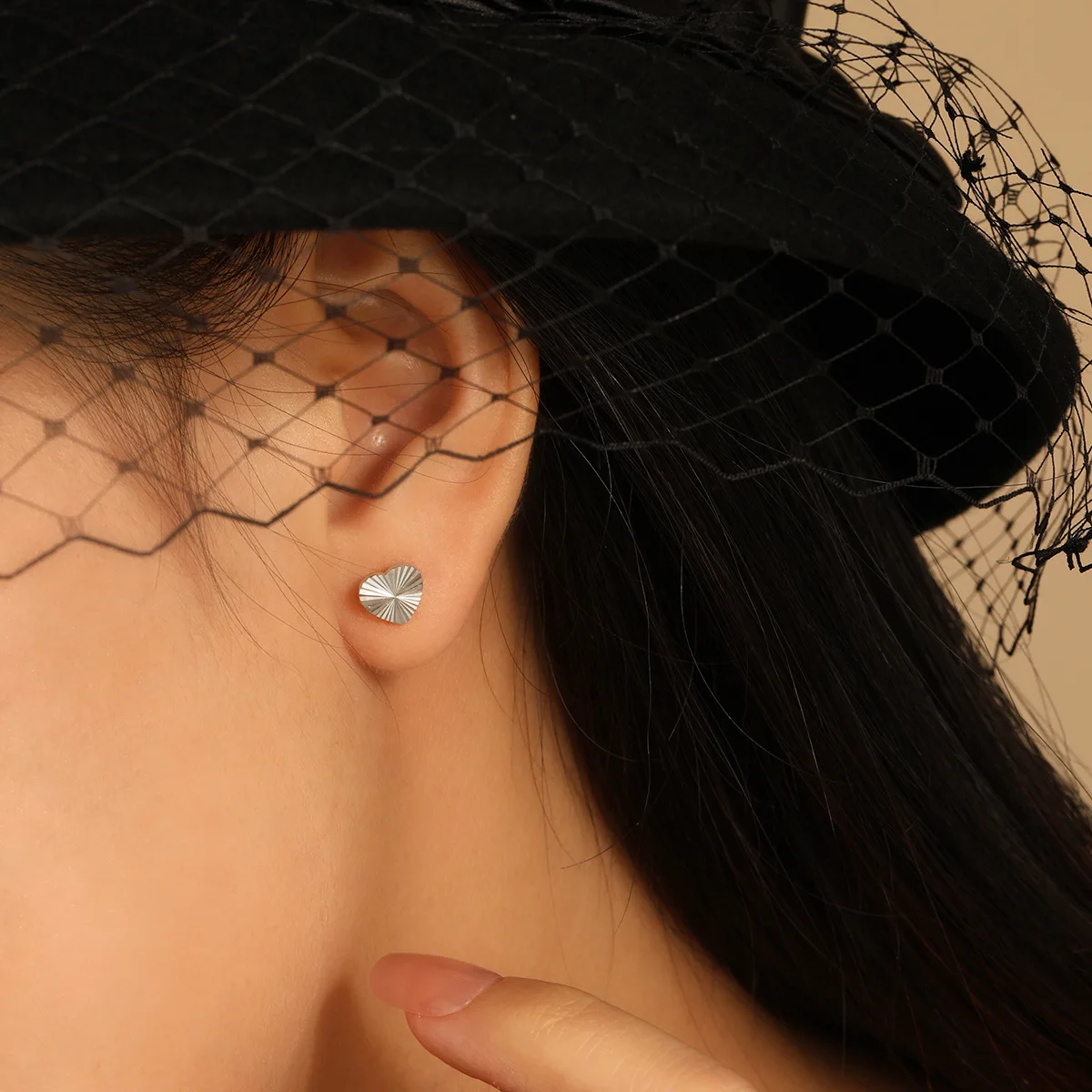 High Quality Waterproof Stainless Steel Classic Shiny Love Heart Shape Earrings Unisex Fashion Jewelry Gift For Women Men Girls