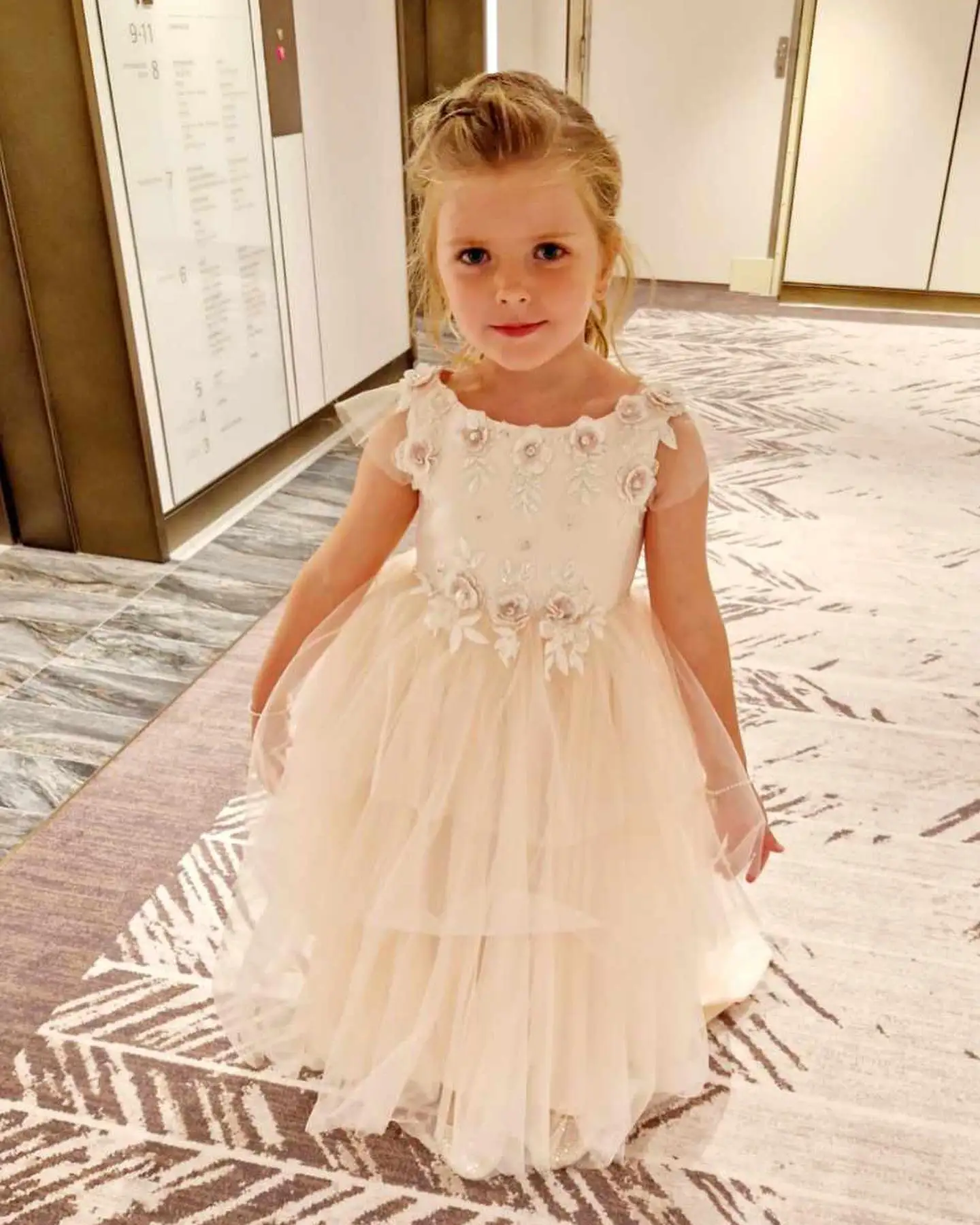 Princess Ivory Flower Girl Dresses for Wedding Tiered Floral Children Birthday Party Gowns Applique Kids First Communion Dresses