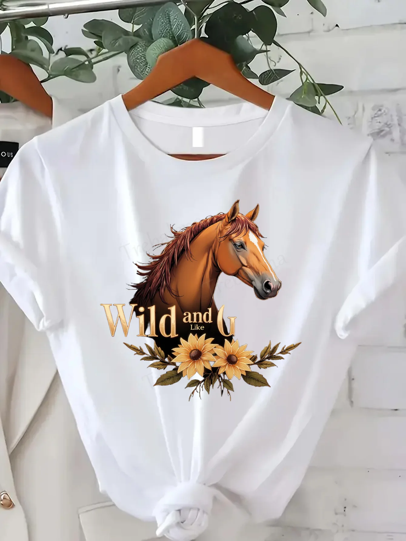 

Comfortable Women's Print T-shirt Wild Horse & Sunflower T-Shirt for Women, Boho Farmhouse Style, Casual Summer Top
