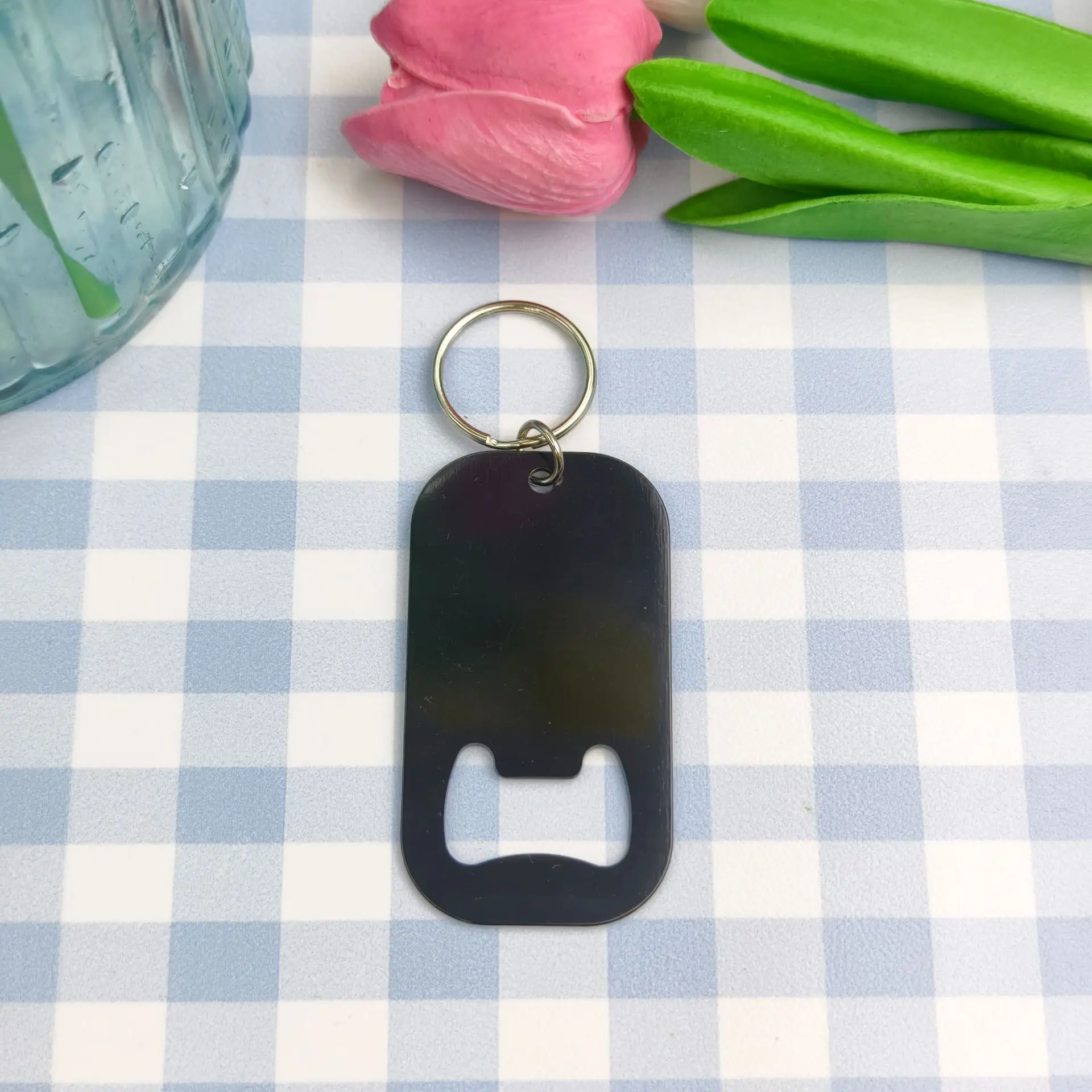 Kreativer Personalisierter Metall-Schlüsselanhänger im Minimalistischen Design für Auto und Motorrad, Neuer Schlüsselring mit Flaschenöffner als Geschenk – Detail 7