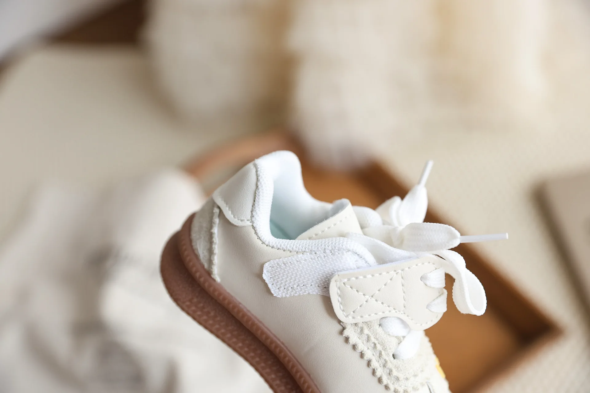 2026 Flache Schuhe für Mädchen, Frühling-Herbst Mode, Applikationen, Atmungsaktiv, Bestickte Blumen, Schnürsenkel, Lässige Komfort-Sneaker – Detail 17