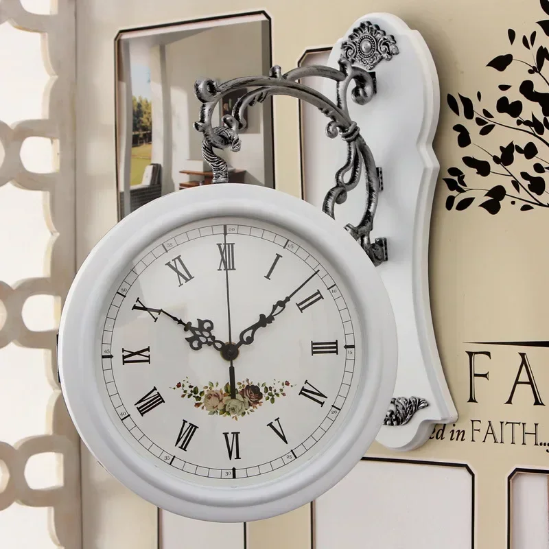ساعة حائط عصرية لغرفة المعيشة على مدار الساعة مزدوجة الجوانب ساعة حائط أوروبية بسيطة وحديثة #4
