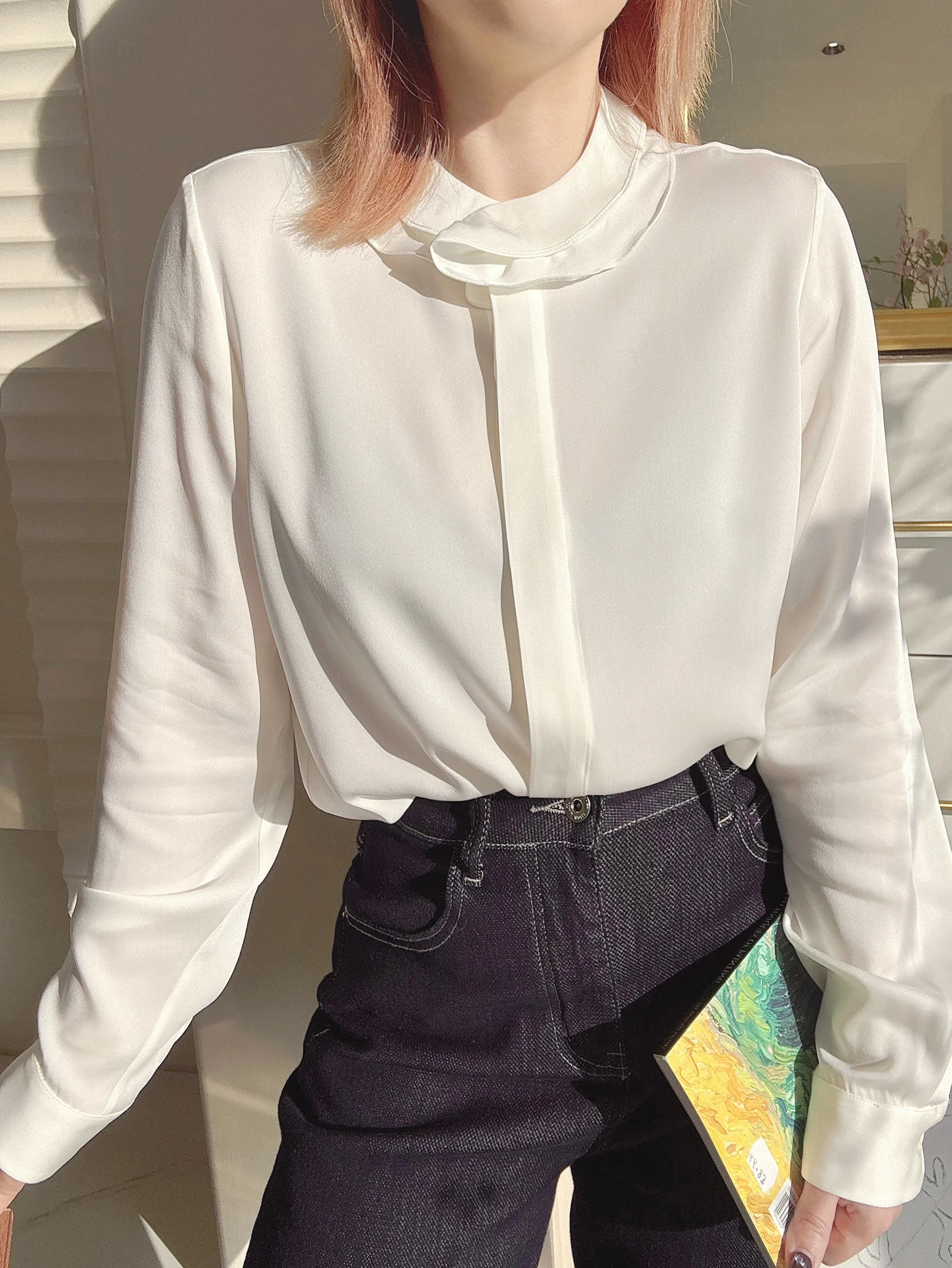 

Ele Romantic Vintage Sle Long Sve Satin White Silk irt with Flower Bud Collar And Lace Trim Straight Cut