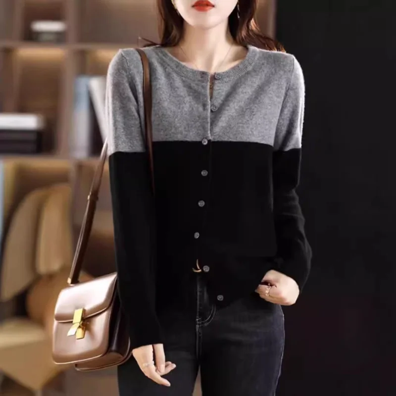 New Autumn Winter Round Neck Color-blocking Cardigan Top for Women Loose Knitted Jacket Fashionable Base Shirt