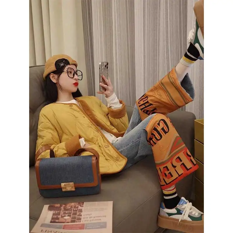 

Women Clothing Autumn Winter Fashion Korean Simplicity Button Solid Color O-neck Female Temperament Pocket Fleece Cardigan Coat