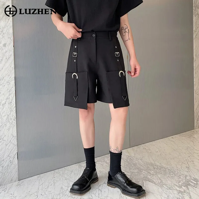 

LUZHEN стильные индивидуальные металлические декоративные свободные короткие брюки для мужчин 2024 Новые однотонные модные пятиконечные брюки LZ3658
