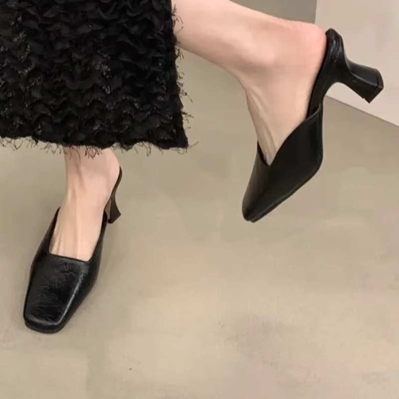 FrenchSquareToe 폐쇄 하이힐 기질 조커 드레스 Ms Muller 신발 패션 스트리퍼 신발 sandalias de mujer verano 2025