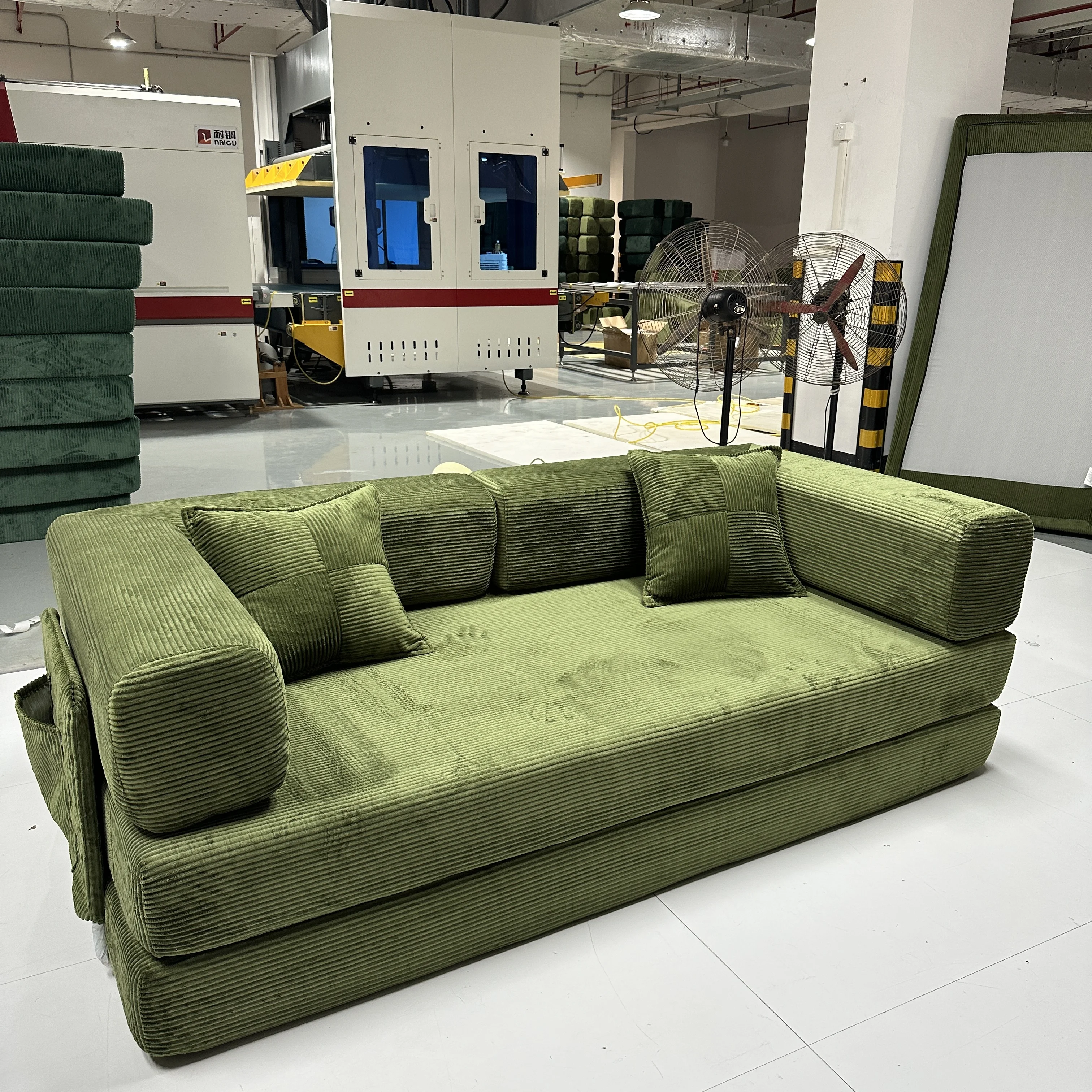 النمط الحديث ضغط الهواء النسيج الفانيلا تشوه وحدات الأريكة لغرفة المعيشة الاقسام مركب تيدي أريكة سرير