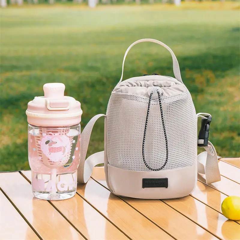 

Портативная сетчатая визуальная ручная сумка для бутылки с водой — регулируемый плечевой ремень для путешествий, тренажерного зала и активного отдыха