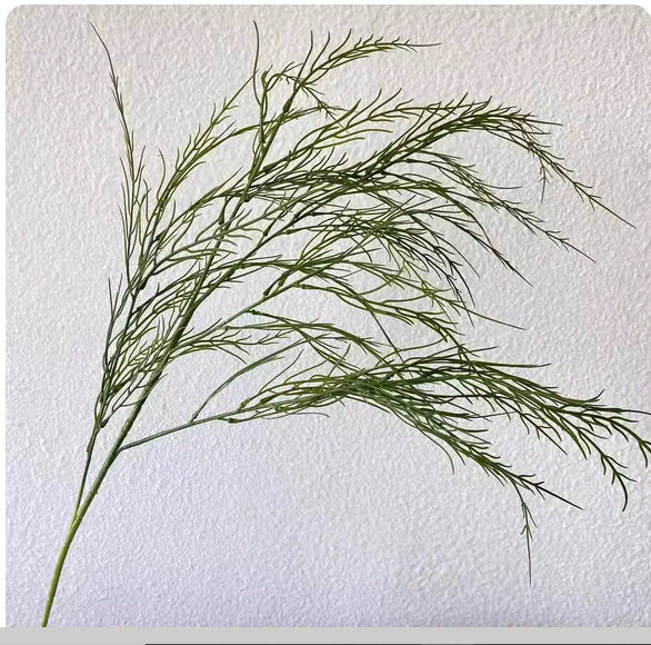 Simulation of leaf material drooping, dry grass, lily, asparagus restaurant, decorative flower arrangement, hand-held flower art