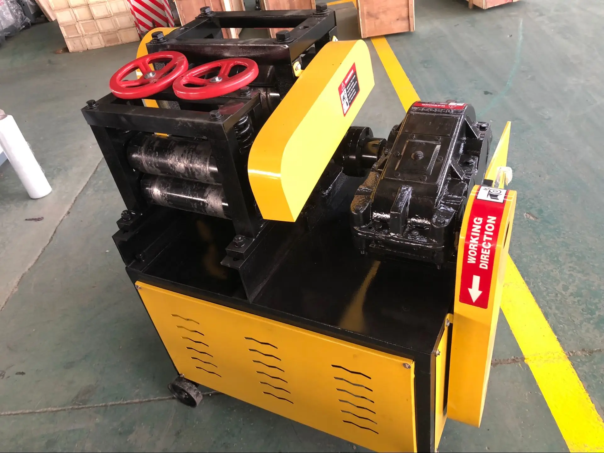 آلة استقامة شريط الخردة الصلبية GX10-25 لصناعات البناء مع محرك تروس يحمل المكونات الأساسية