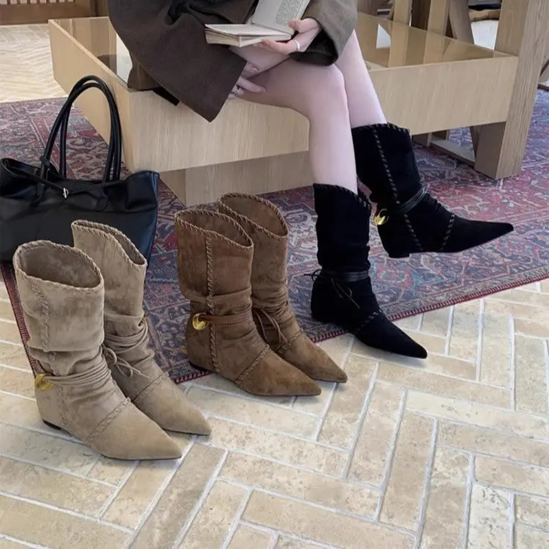 

Новый стиль, роскошные женские зимние короткие ботинки на низком каблуке со сложенным ворсом, модные большие женские ботильоны с металлической пряжкой и цепочкой