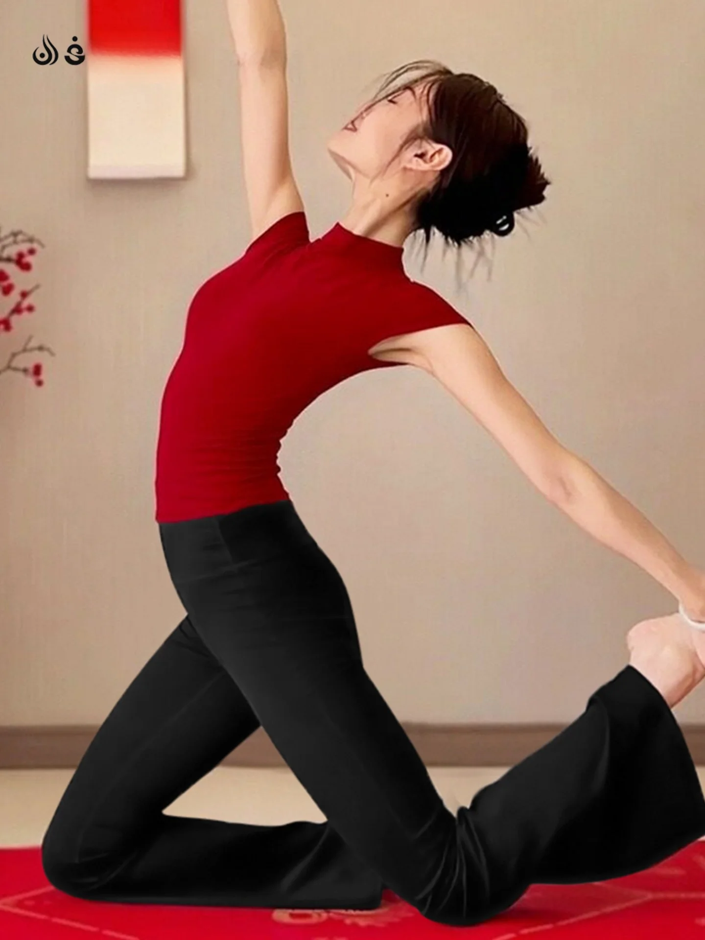 レディースヨガフィットネスピラティスエクササイズスポーツウェアセット-レッド-マイクロフレアスタイル-通気性-吸湿速乾-高弾性-長袖