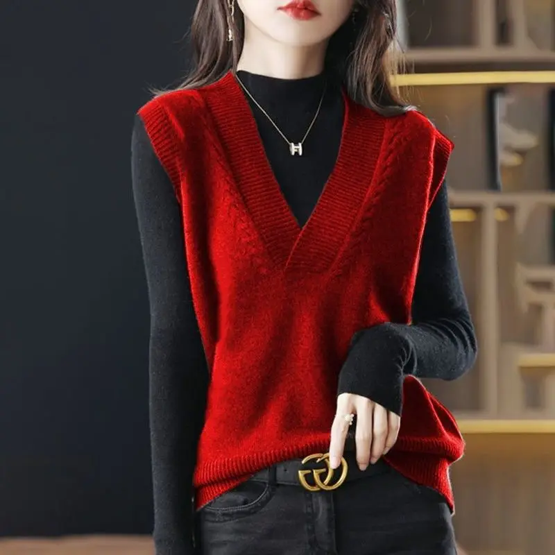 Korean Fashion Women Solid Sweaters Vest Spring Autumn New Loose Sleeveless V-neck Harajuku Vintage Casual Pullover Tops 2023