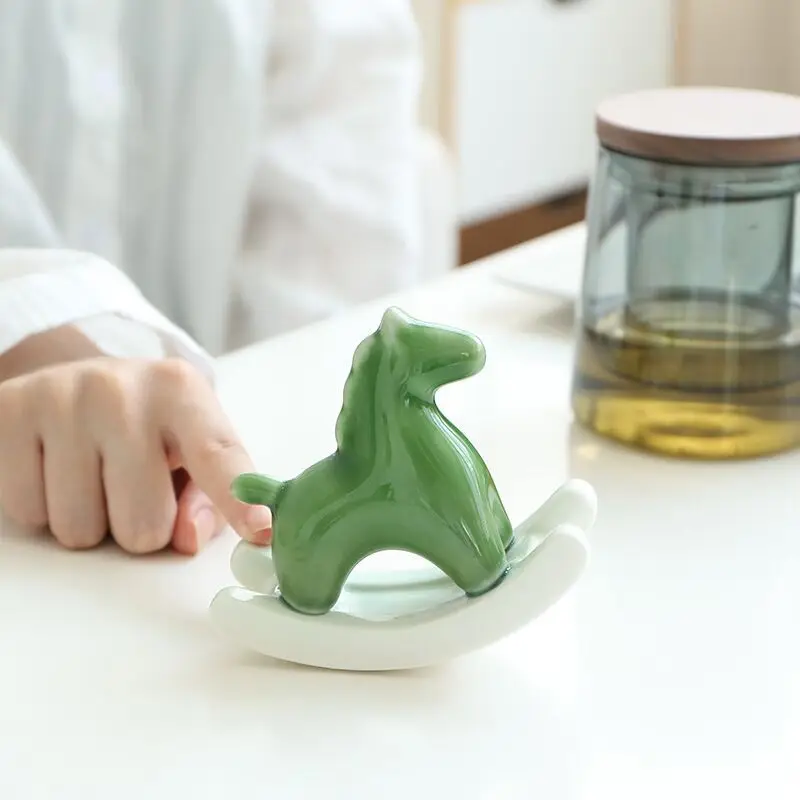 

Green horse code simple creative ceramic rocking horse home decoration room coffee table study desk bedroom soft decorations