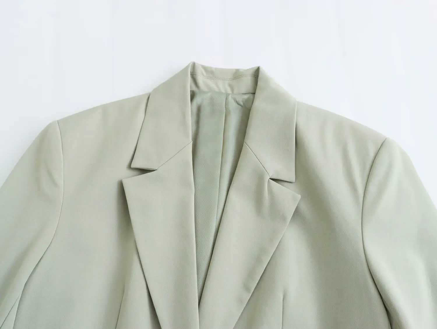 Jaket wanita baru 2025 bergaya Eropa dan Amerika, serbaguna, kasual, simpel, desain kancing tunggal