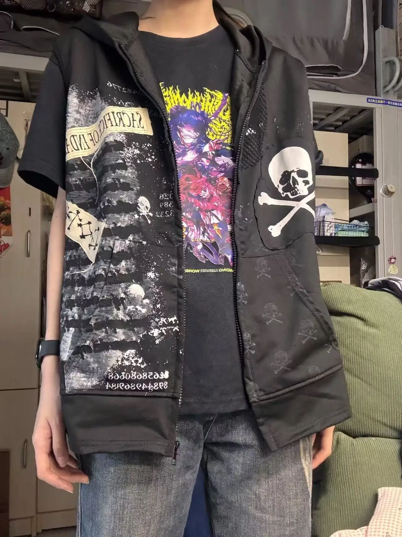 Vintage Distressed Zip Up Hooded Sleeveless Vest Skull Graphic Print Rivet Patch Ripped Edge Alt Emo Punk Rock Street Outer Vest