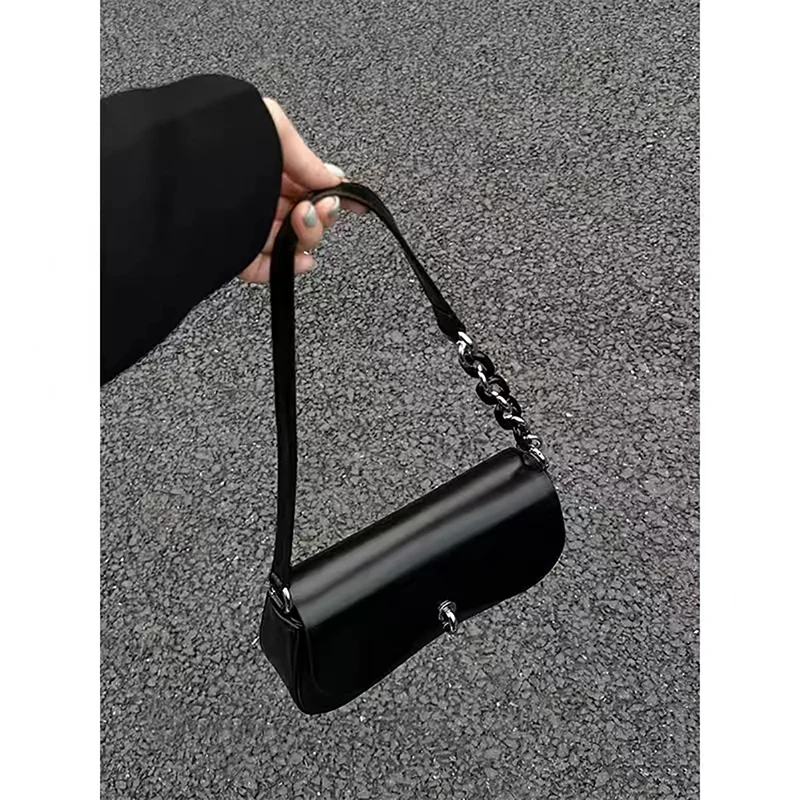 Bolso de hombro Popular que combina con todo, diseño de moda, cadenas con sentido, bolso negro fresco para axila, bolso cuadrado Simple coreano Spice Girl