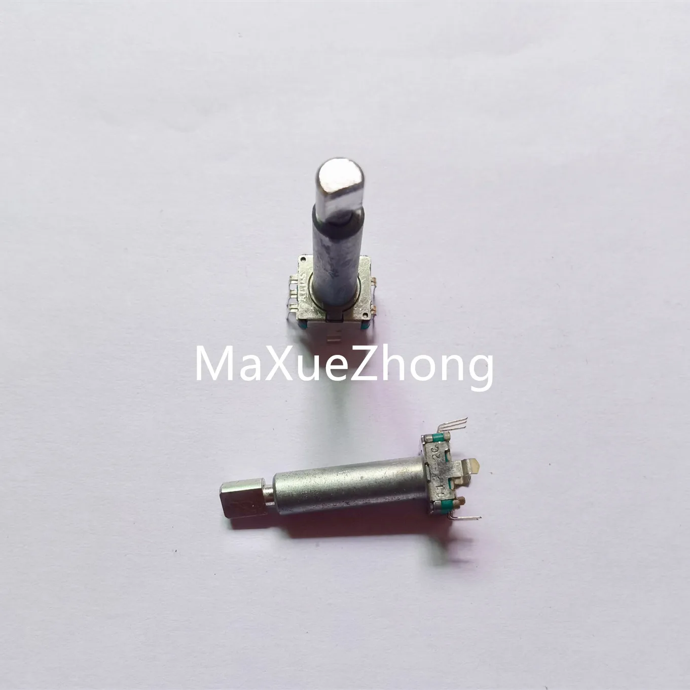 Original New 100% EC11 Encoder With Switch 30-Positioning 15-Pulses Shaft Length 33MM