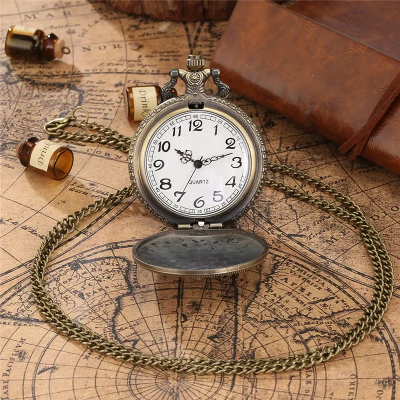 Old Fashion Paris Tower Design Men Women Quartz Analog Pocket Watch Full Hunter Clock Sweater Necklace Chain Souvenir Reloj