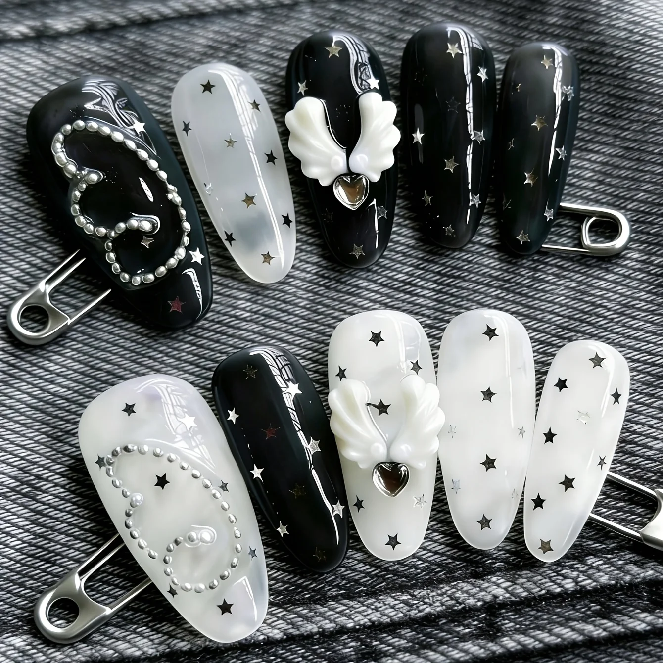 10 Pieces of Hand Pressed Almond Shaped Nails, Beautiful Fake Nails, Black and White Star Wing Notes, Suitable for Women to Use