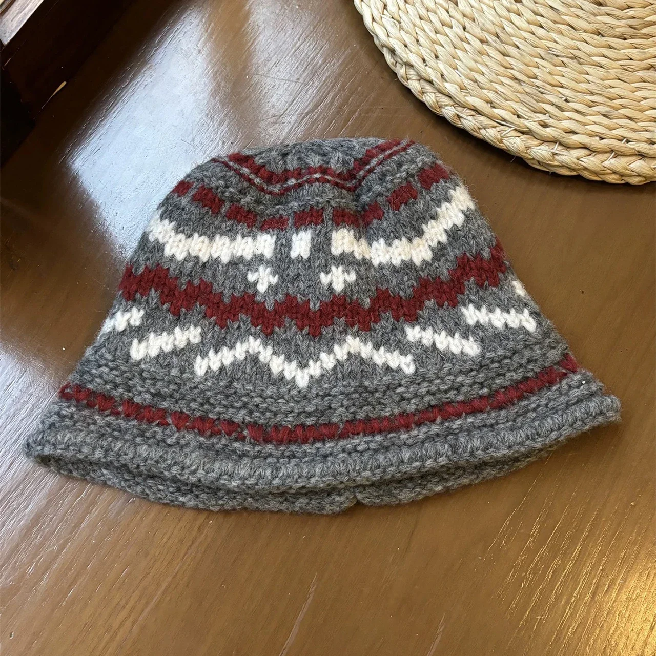 الخريف الشتاء النساء قبعة بحافة خمر العرقية نمط محبوك حوض قبعة السيدات الفتيات الصوف الكروشيه صياد قبعة