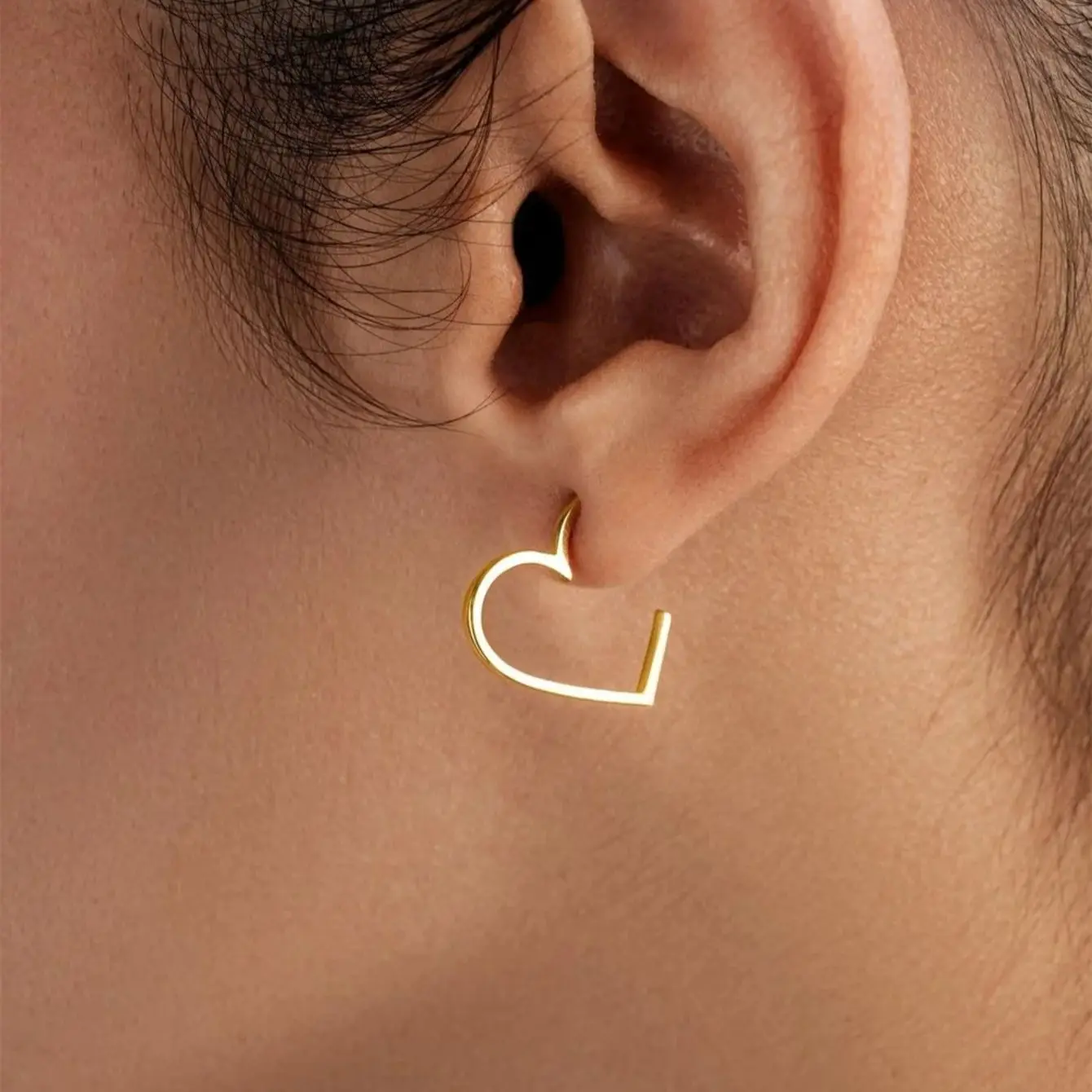 

1 pair of minimalist retro style love earrings for women with elegant temperament design, C-shaped back hanging earrings suitabl