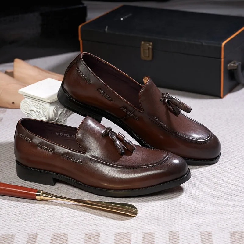 

New Fashion Tassel Loafers Men Dress Wedding Office Genuine Leather Shoes Male Casual Pointed Toe Business Formal Oxford Shoes