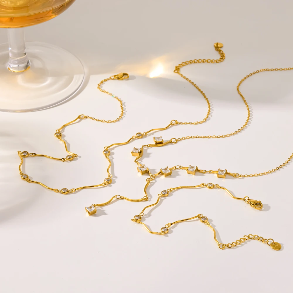 Minimalistische 18K vergoldete Edelstahl-Wellenkette mit Zirkon-Anhänger, wasserdicht, Partyschmuck, Geschenke für Frauen – Detail 3