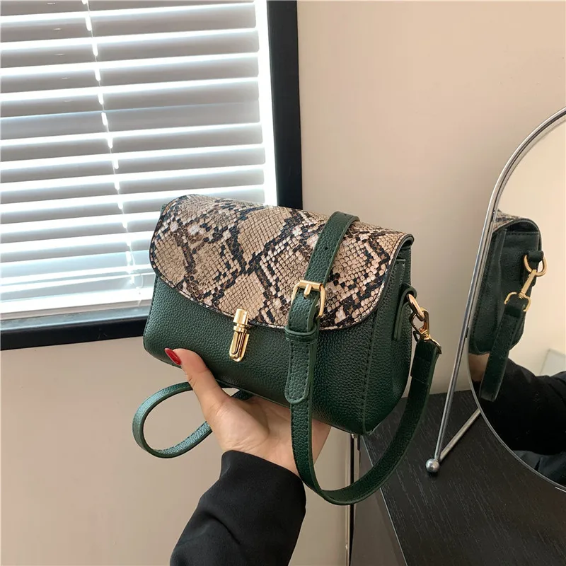 

Новая модная женская сумка со змеей, маленькая квадратная сумка на одно плечо, сумка через плечо, сумка для мобильного телефона, женская сумка из крокодиловой змеи