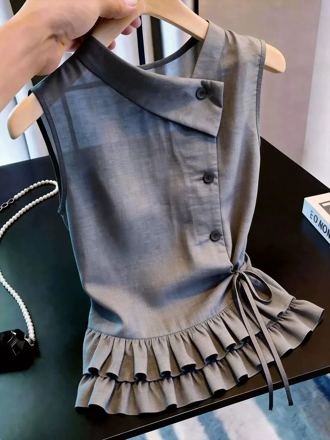 

New Single Button Design Belted Waist Vest Summer Light Maturity Style Sleeveless Top Women's Fashion Korean Straight Cut Silk