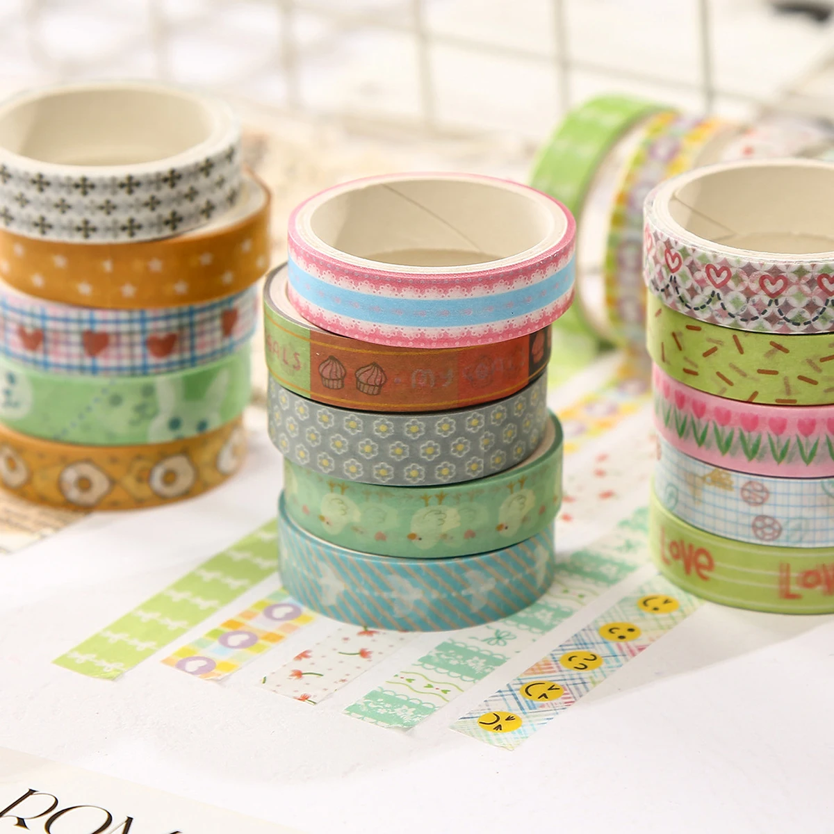 

5 rolls of creative patterned washi tape, suitable for journals, scrapbooking, crafts, school supply decorations
