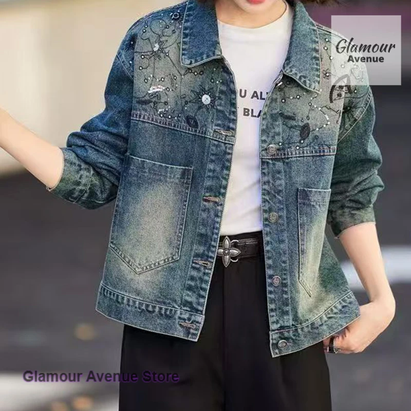 Ethnic embroidered denim jacket women's spring and autumn new fashion temperament retro short coat short rhinestone jacket.