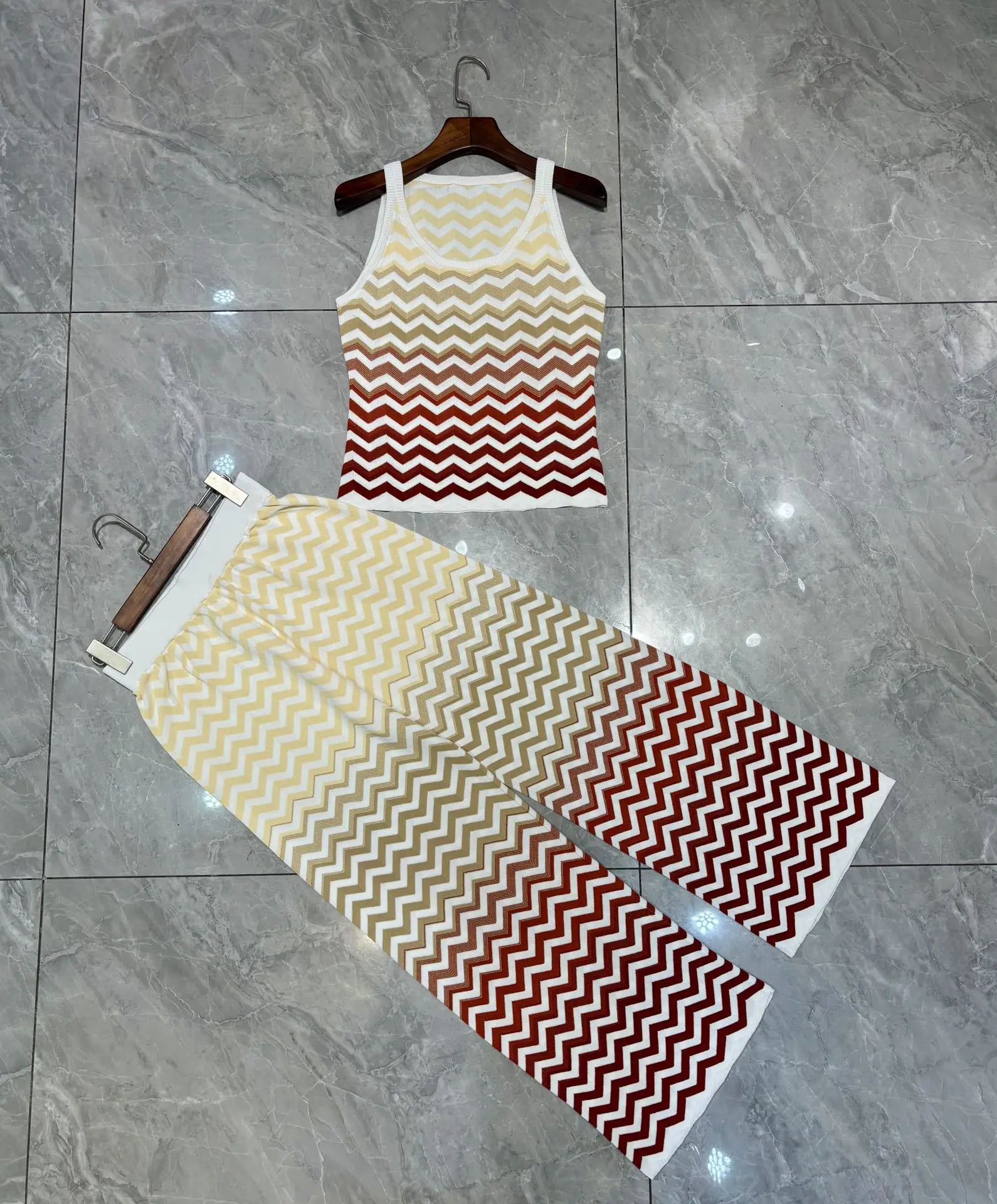 2025 New Female Zigzag Striped Pants Set Sleeveless Round Neck Vest + Elastic Waist Straight Wide Leg Trousers Knitted Suit