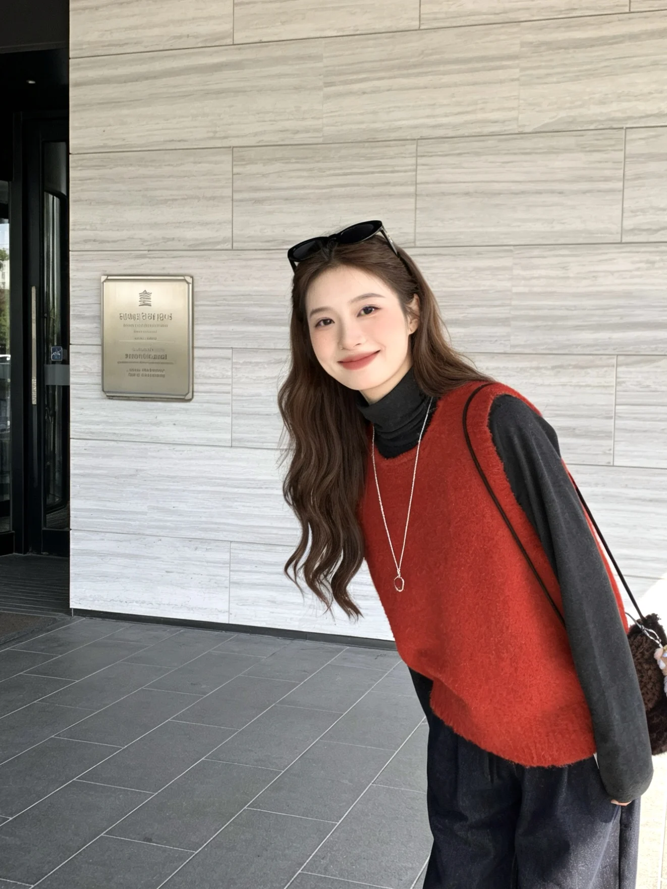 

Корейский мягкий уютный вязаный жилет с круглым вырезом для женщин, новинка весенней коллекции, модный дизайн для многослойных образов, топ-майка