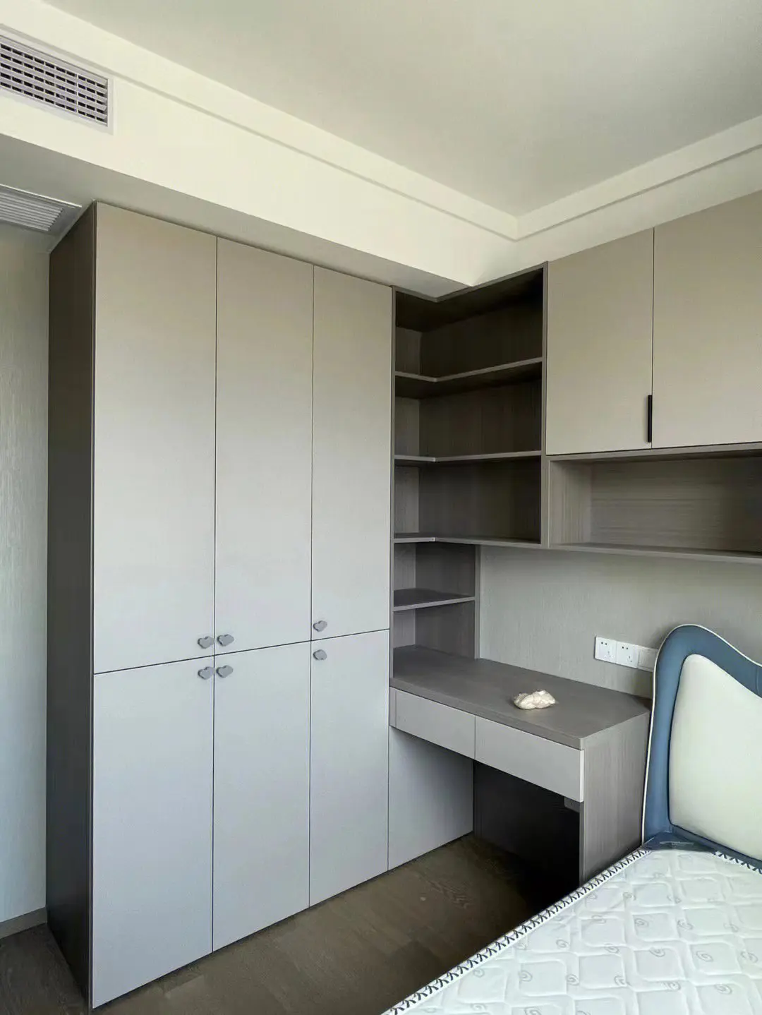 ^High Quality Modern Bedroom Cabinet Convertible Extendable Freestanding Drawers Apartment Exterior Use Direct Factory Sale Pane