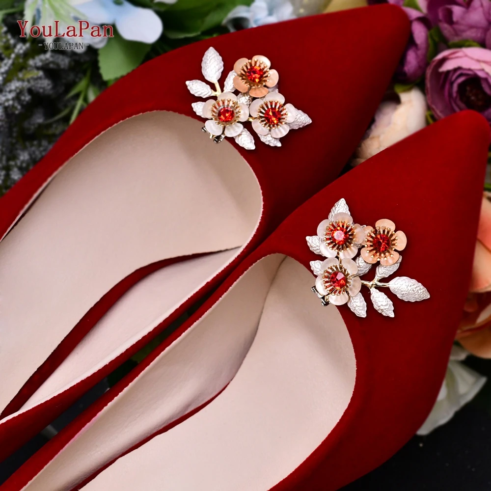 TOPQUEEN 2pcs Bridal Shoe Clip High Heel Shoes Decoration Red Rhinestone Shoes Buckle Flower Wedding Shoe Accessories X47