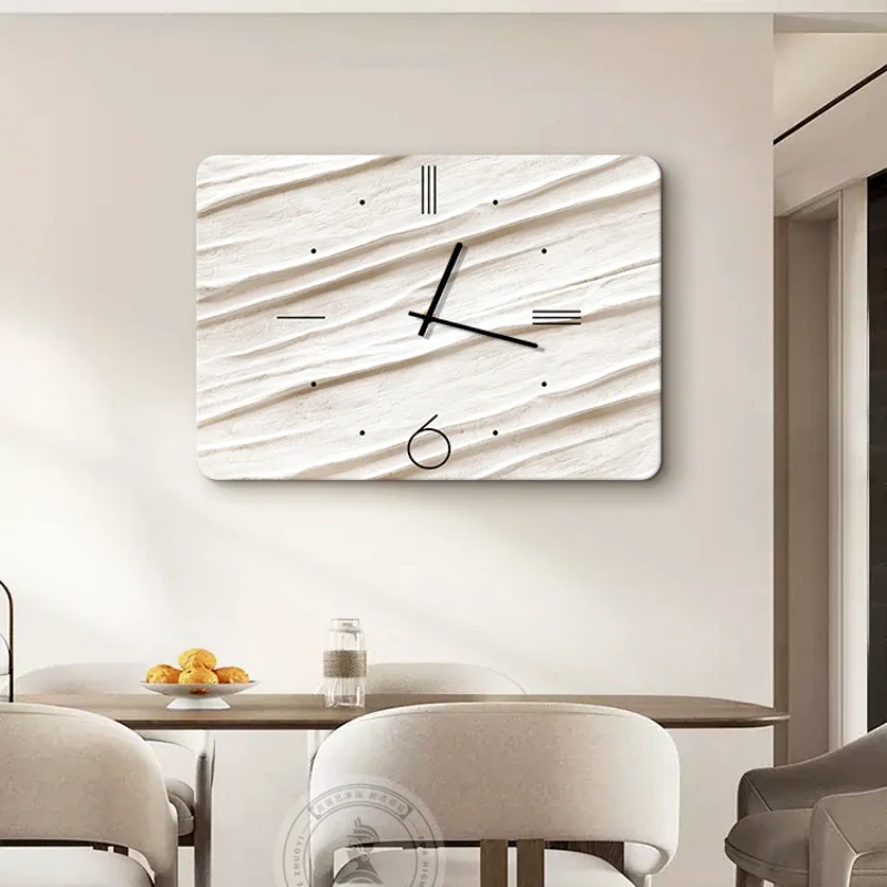 2023 New simple modern log style clock hanging wall clock living room dining room light luxury high-end decorative wall clock