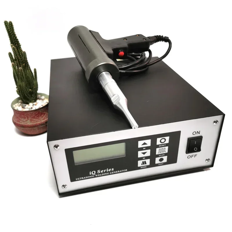 

Portable Ultrasonic Spot Welder With Netted Weld Surface Ultrasonic Plastic Welding Machine