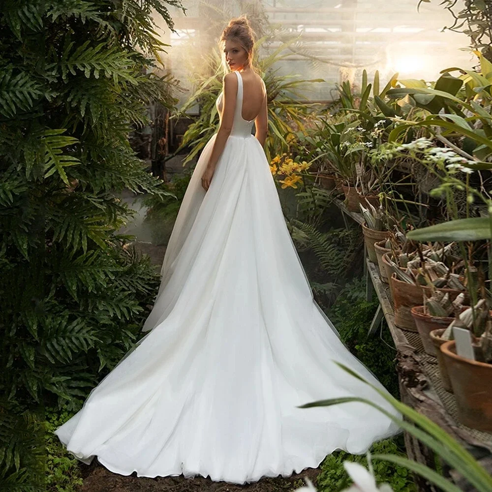 Customized Sexy Satin and Tulle A Line Wedding Dress Elegant Square Neck Sleeveelss Backless Simple Plain Bridal Gowns
