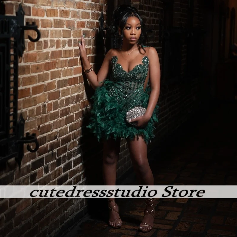 

Luxury Beaded Applique Green Feather Birthday Party Dresses For Black Girls African Mini Cocktail Dress Prom Gowns Customized