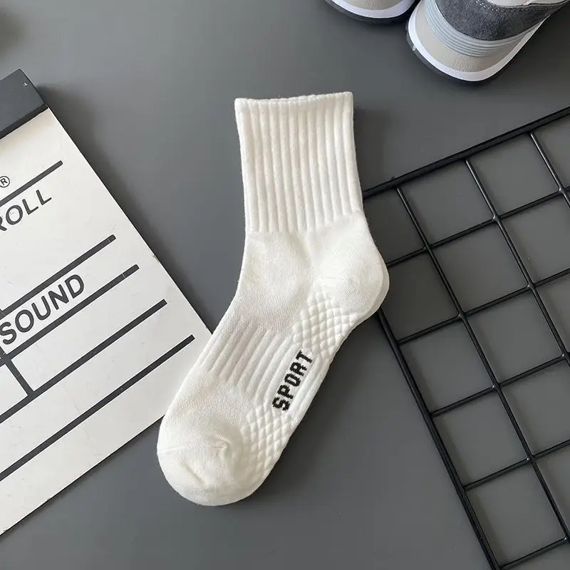 Polyester Towel Socks Thick Socks Men's Mid-Calf Black and White Sports Long Socks Odor-Resistant Breathable