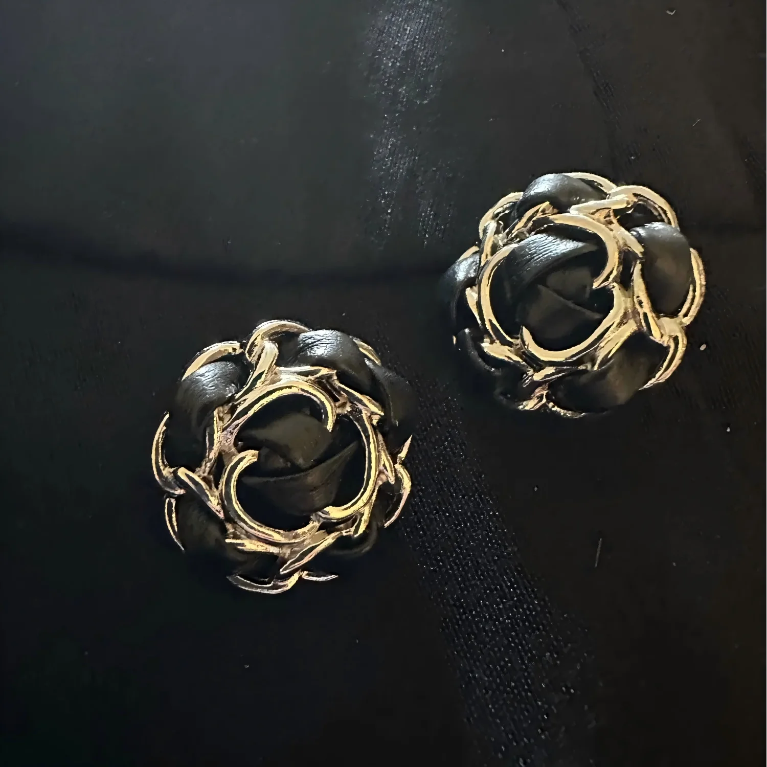 

6 шт., кожаные пуговицы в форме цветка, роскошные швейные пуговицы, юбка, аксессуары для пальто, украшение ручной работы, золотой, черный