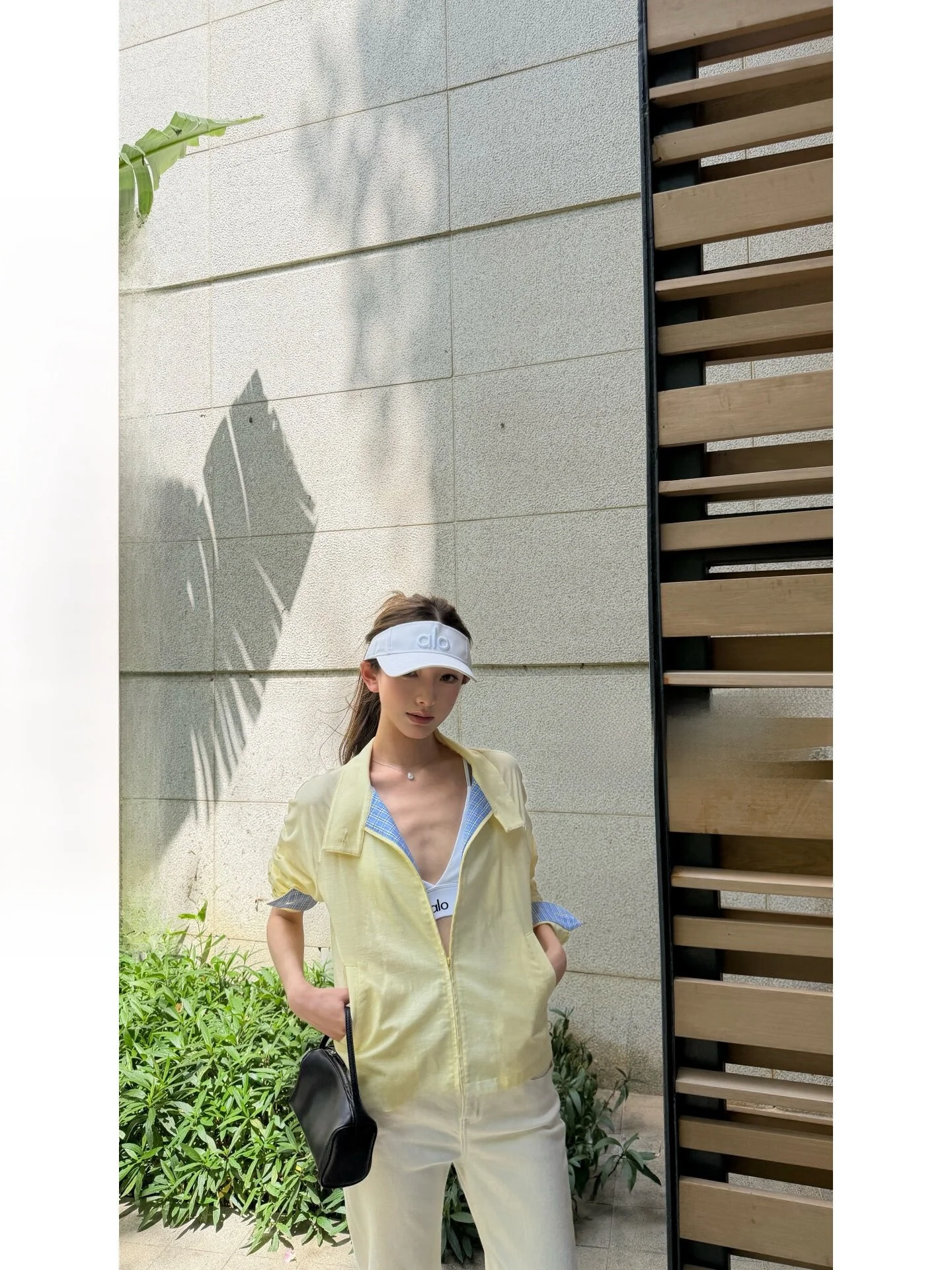 

Yangzifan Linen Cotton Long Sleeve Shirt Women's Short Style Breathable Sun Protection Outerwear Casual Straight Cut Thin Sum...