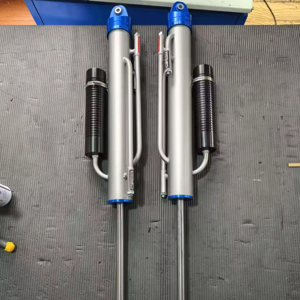 

SOARAP Travel Range of 10" to 18" Triple Bypass Reservoir Shock Absorber for Toyota